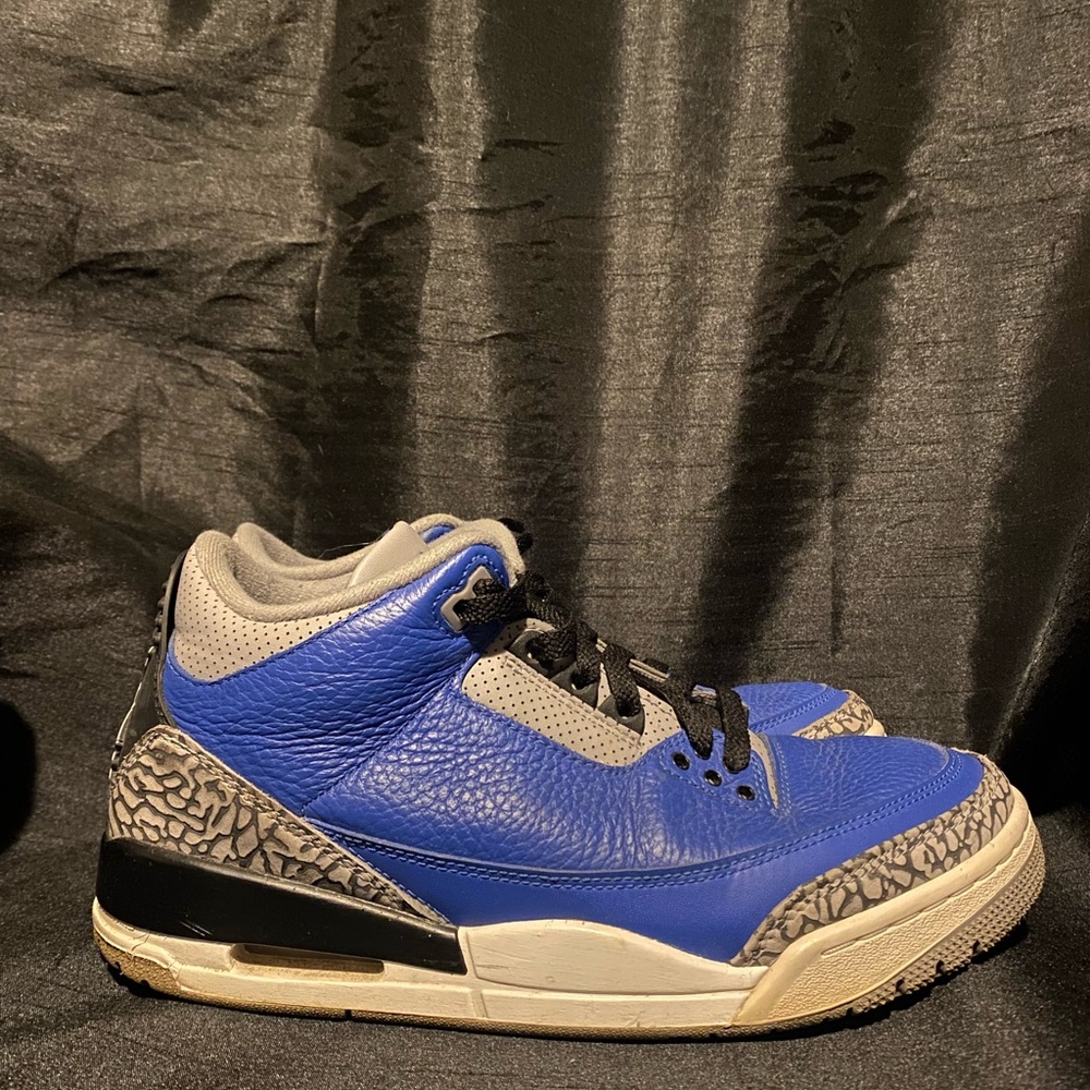 Jordan 3 Varsity Royal